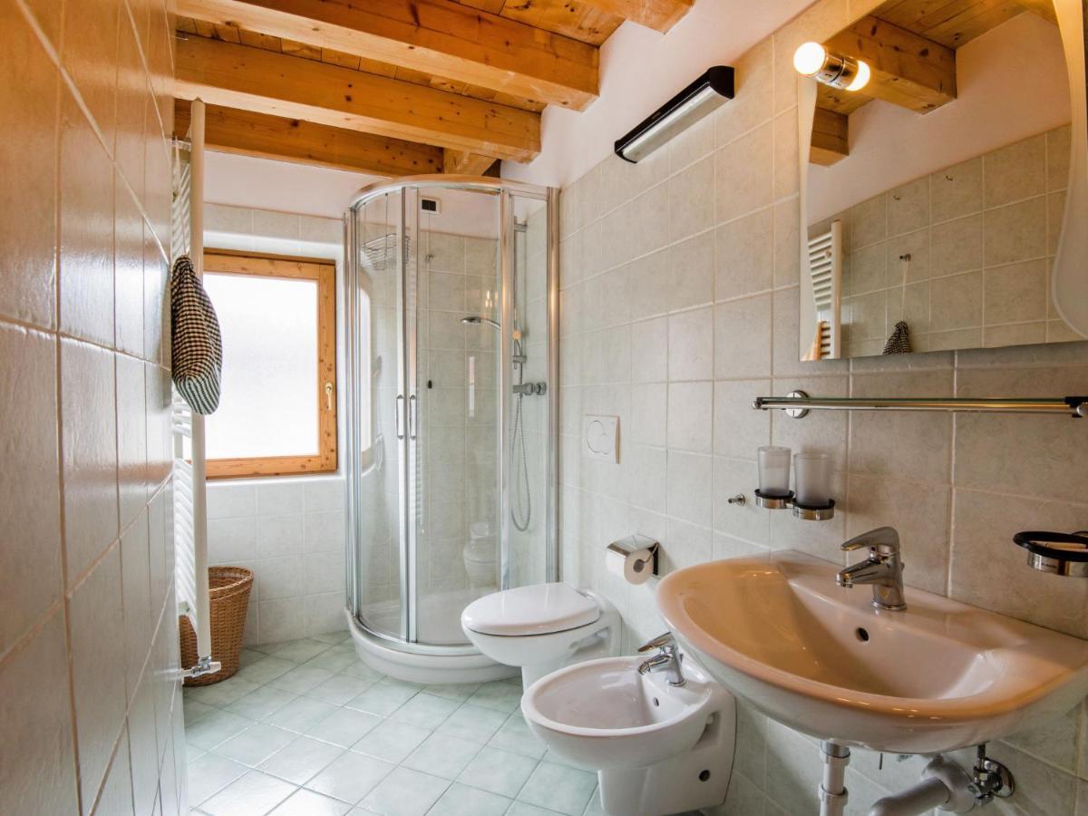 Apartment Albergo Diffuso - Cjasa Ustin-3 By Interhome Барчис Екстериор снимка