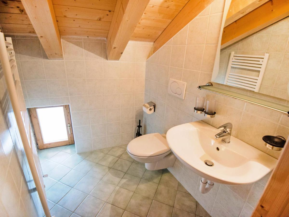 Apartment Albergo Diffuso - Cjasa Ustin-3 By Interhome Барчис Екстериор снимка
