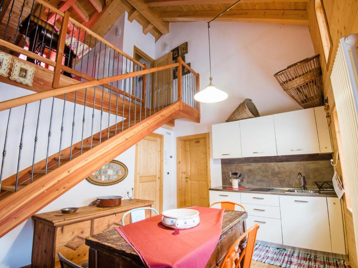 Apartment Albergo Diffuso - Cjasa Ustin-3 By Interhome Барчис Екстериор снимка